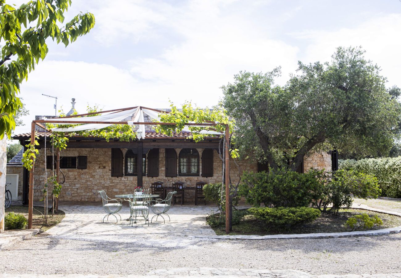 Trullo a San Michele Salentino - Trullo degli ulivi by pugliadamare