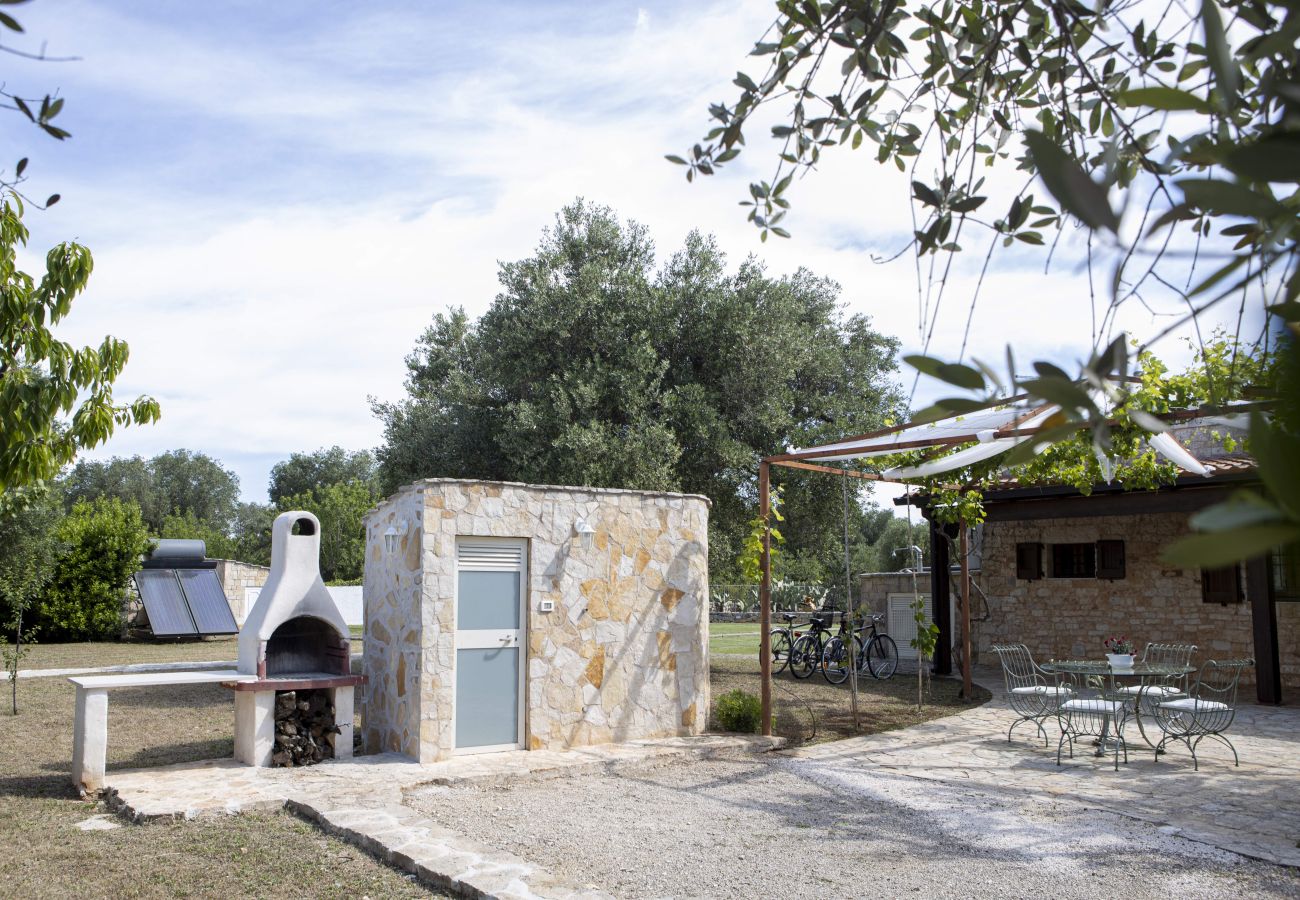 Trullo a San Michele Salentino - Trullo degli ulivi by pugliadamare