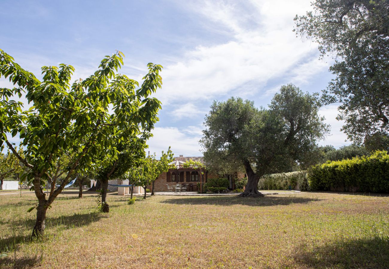 Trullo a San Michele Salentino - Trullo degli ulivi by pugliadamare