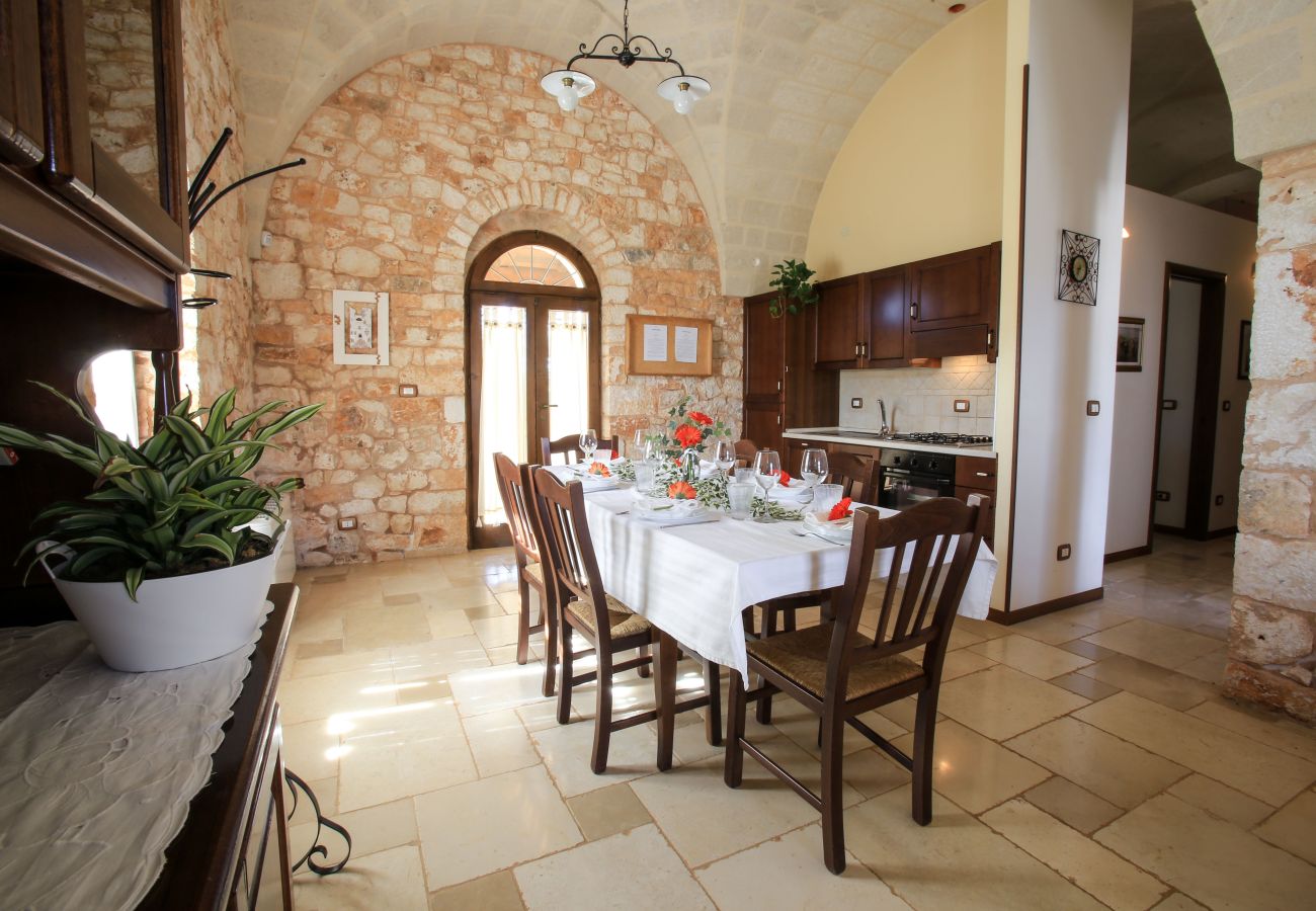 Trullo a San Michele Salentino - Trullo degli ulivi by pugliadamare