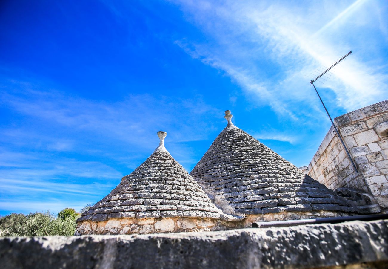Trullo a San Michele Salentino - Trullo degli ulivi by pugliadamare
