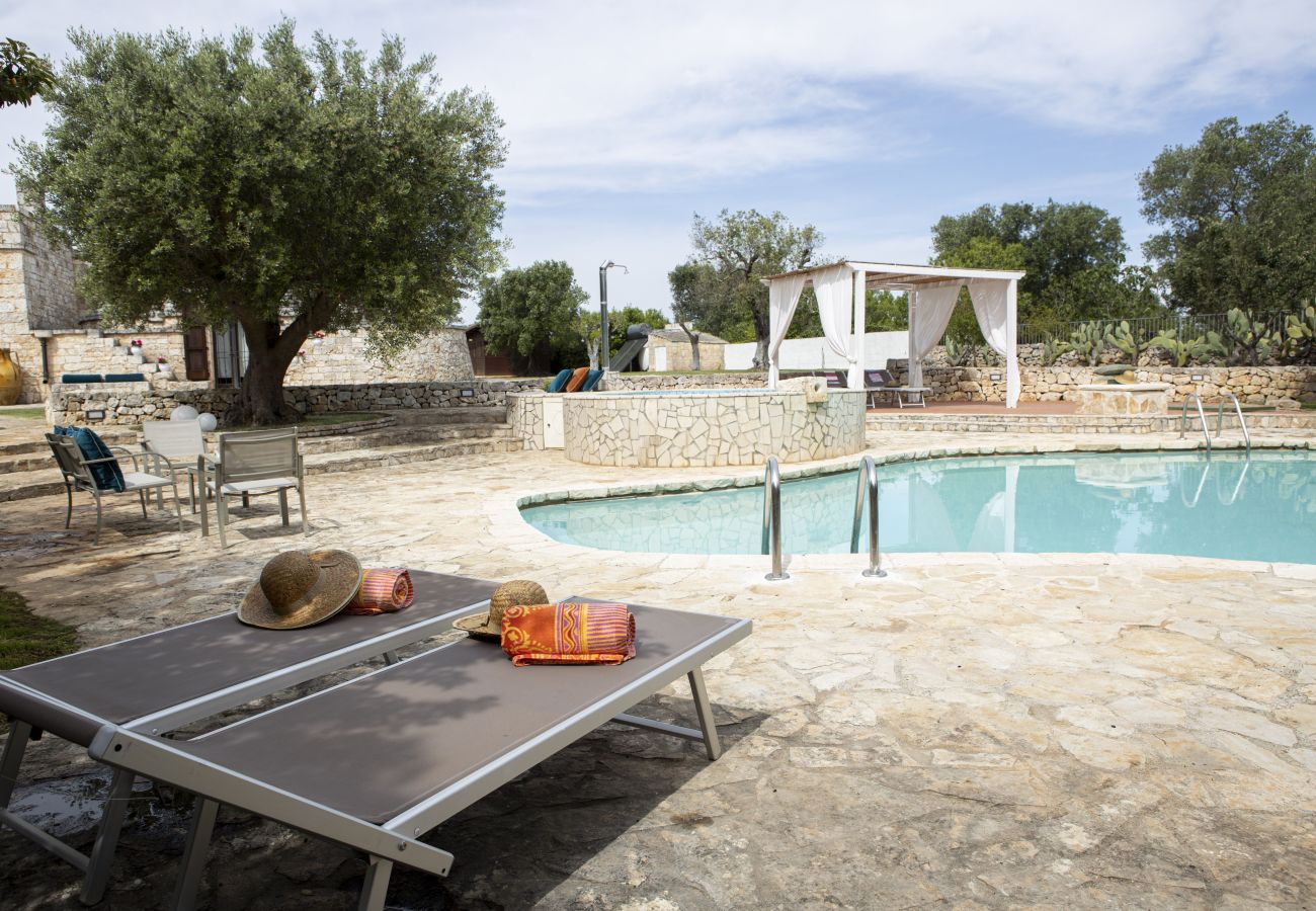Trullo a San Michele Salentino - Trullo degli ulivi by pugliadamare