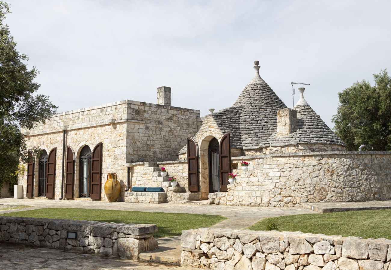 Trullo a San Michele Salentino - Trullo degli ulivi by pugliadamare