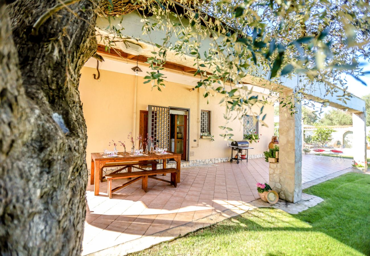 Villa a San Michele Salentino - Ellea by Pugliadamare