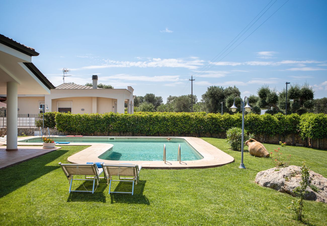 Villa a San Michele Salentino - Villa Ellea by pugliadamare