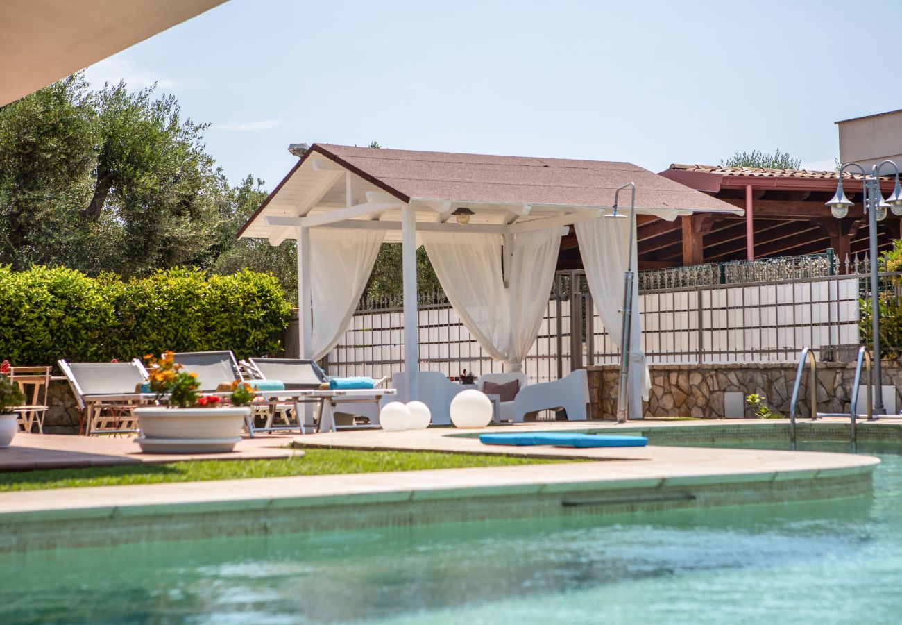 Villa a San Michele Salentino - Villa Ellea by pugliadamare