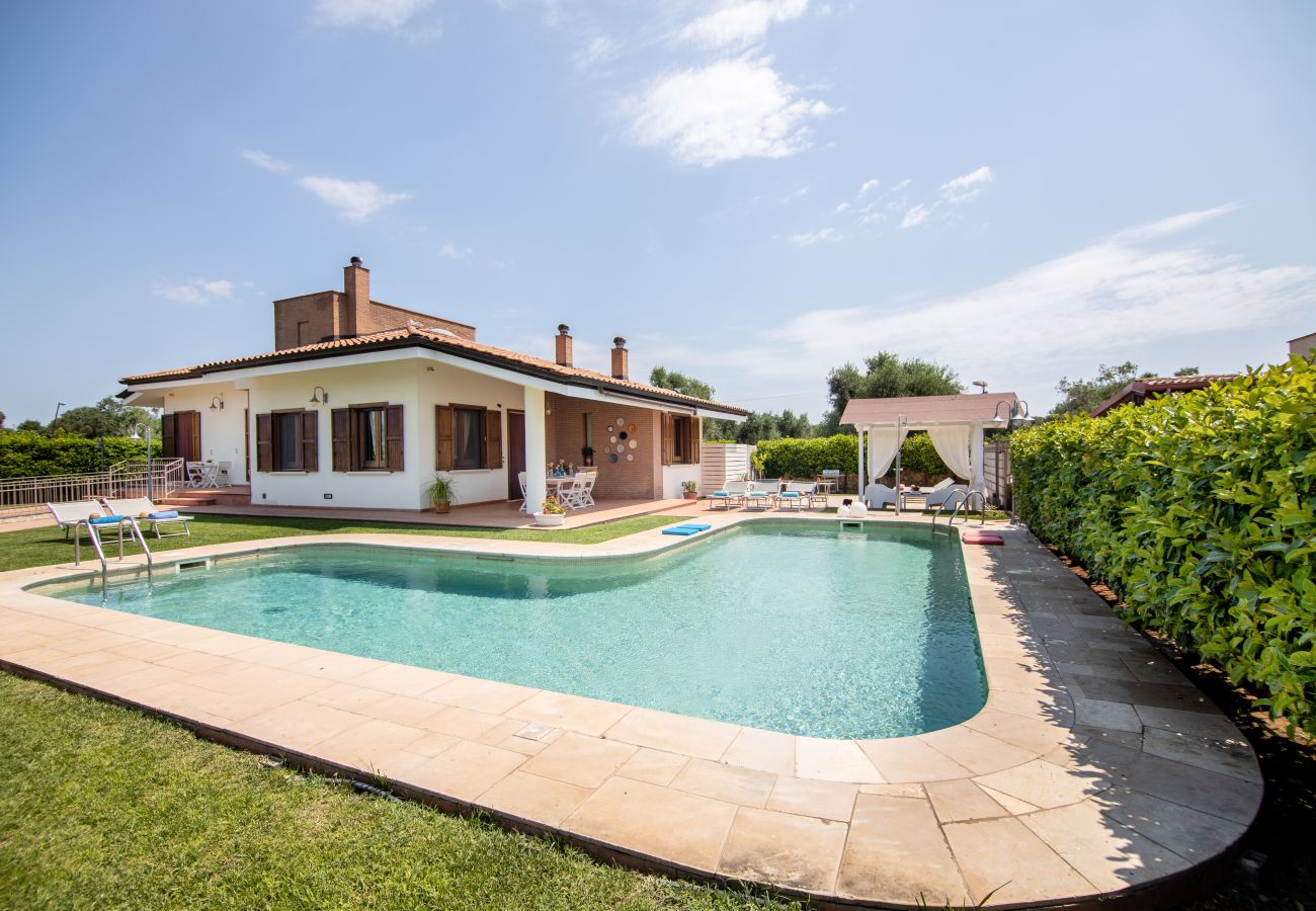 Villa a San Michele Salentino - Villa Ellea by pugliadamare