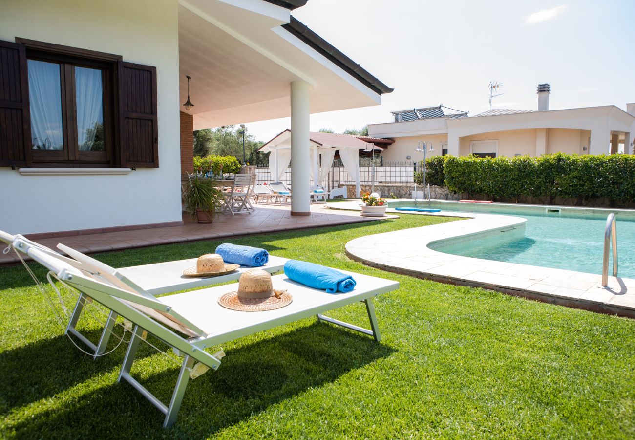 Villa a San Michele Salentino - Villa Ellea by pugliadamare