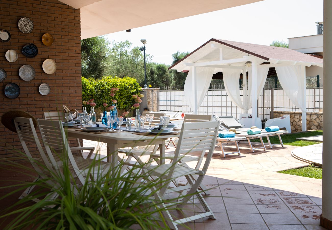 Villa a San Michele Salentino - Villa Ellea by pugliadamare