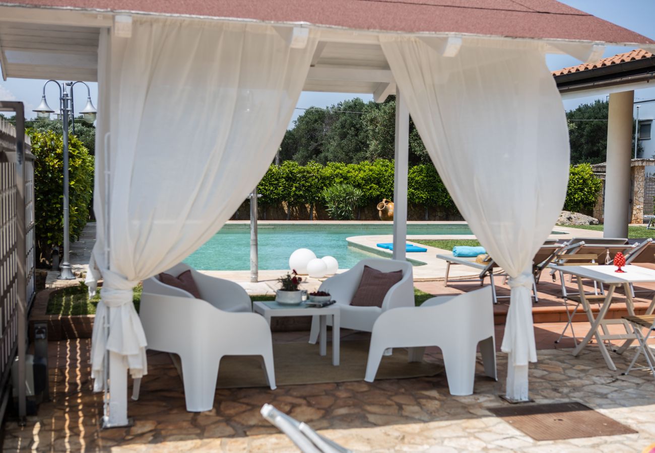 Villa a San Michele Salentino - Villa Ellea by pugliadamare