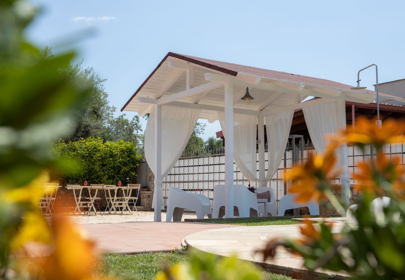 Villa a San Michele Salentino - Villa Ellea by pugliadamare