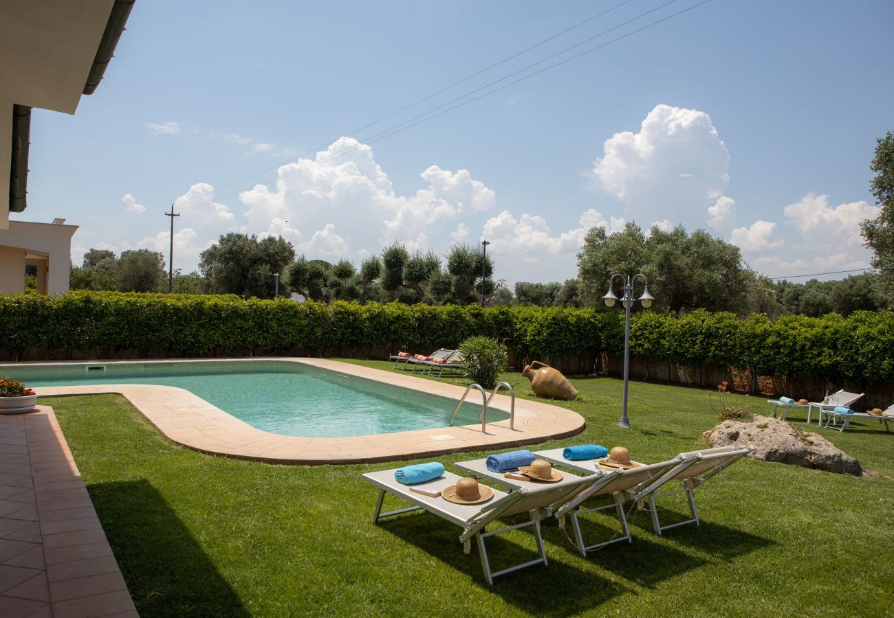 Villa a San Michele Salentino - Villa Ellea by pugliadamare