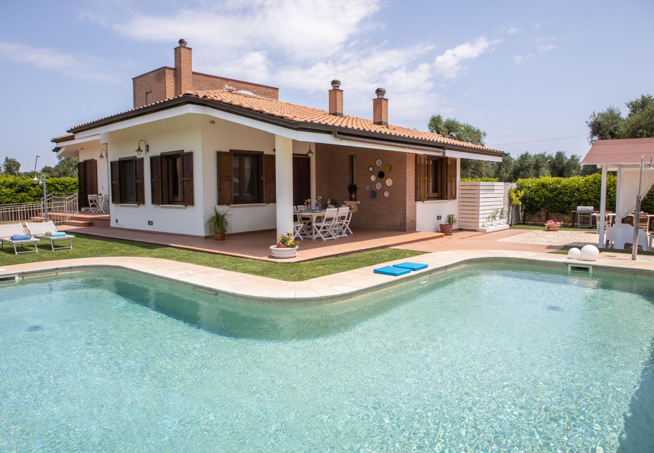 Villa a San Michele Salentino - Villa Ellea by pugliadamare