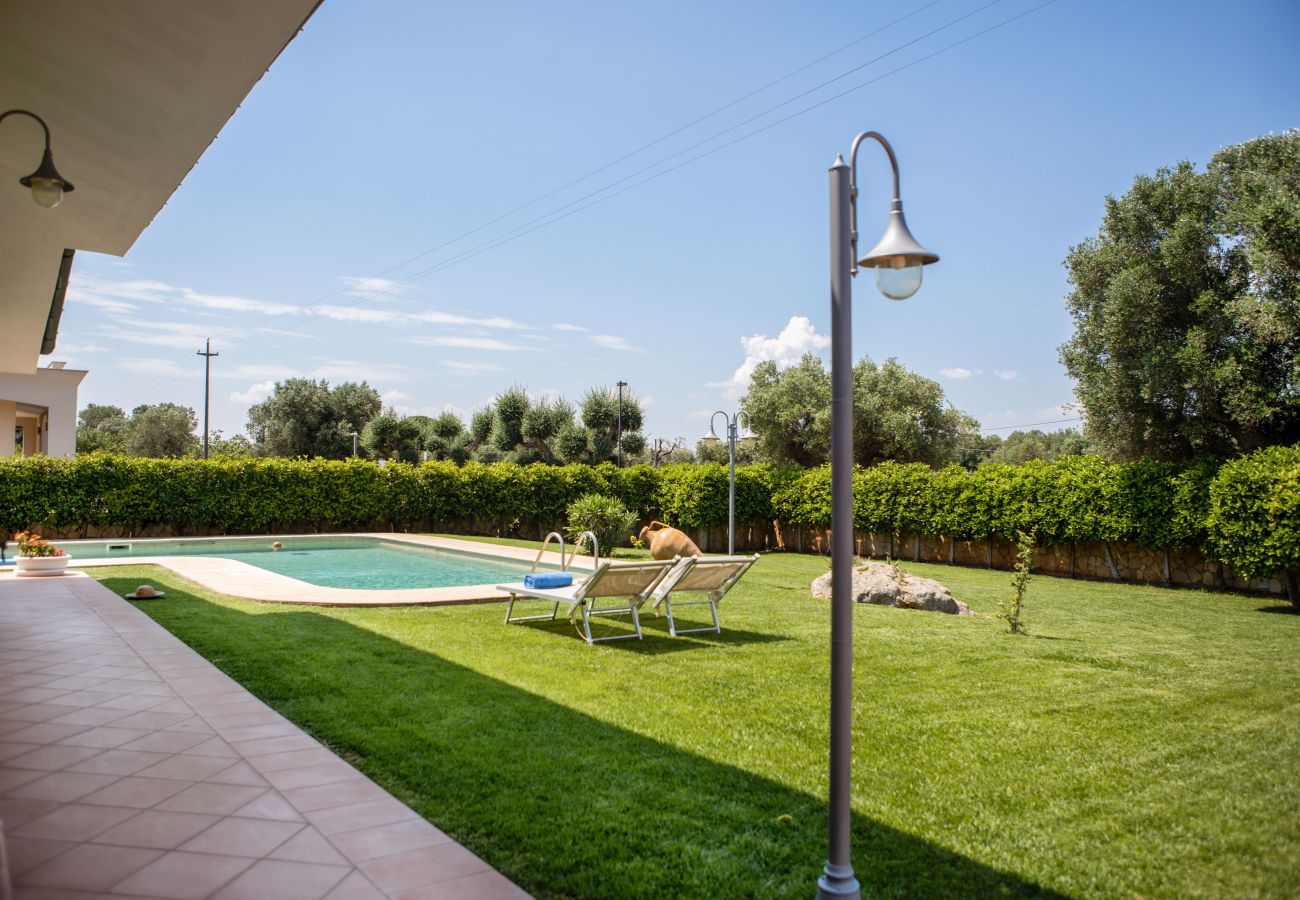 Villa a San Michele Salentino - Villa Ellea by pugliadamare