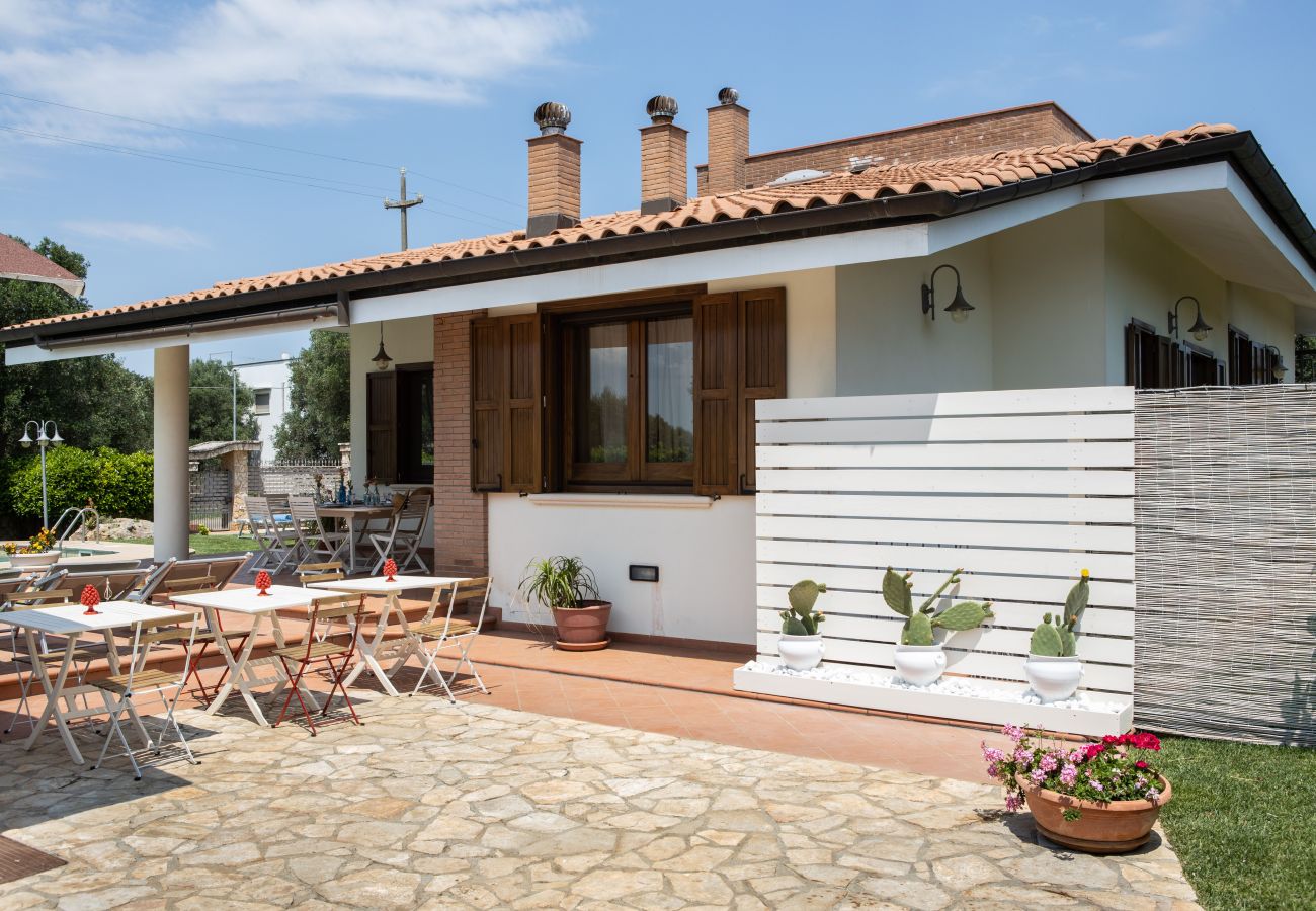 Villa a San Michele Salentino - Villa Ellea by pugliadamare