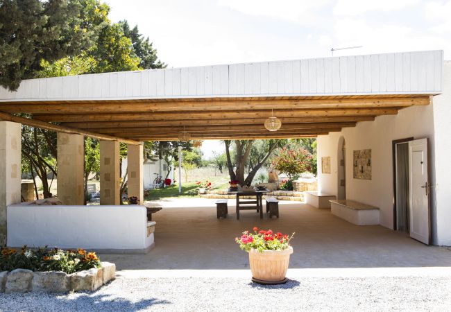 Casa rurale a San Michele Salentino - Lamia del fico by Puglidamare Casa rurale a San Michele Salentino - Lamia del fico by Puglidamare