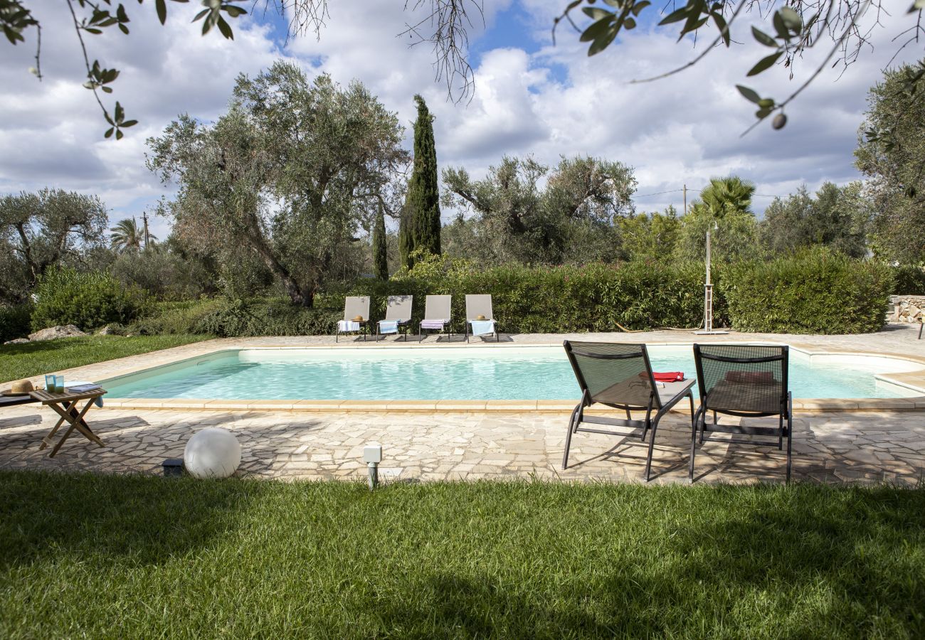Trullo a San Michele Salentino - Esclusiva tenuta salentina by Pugliadamare