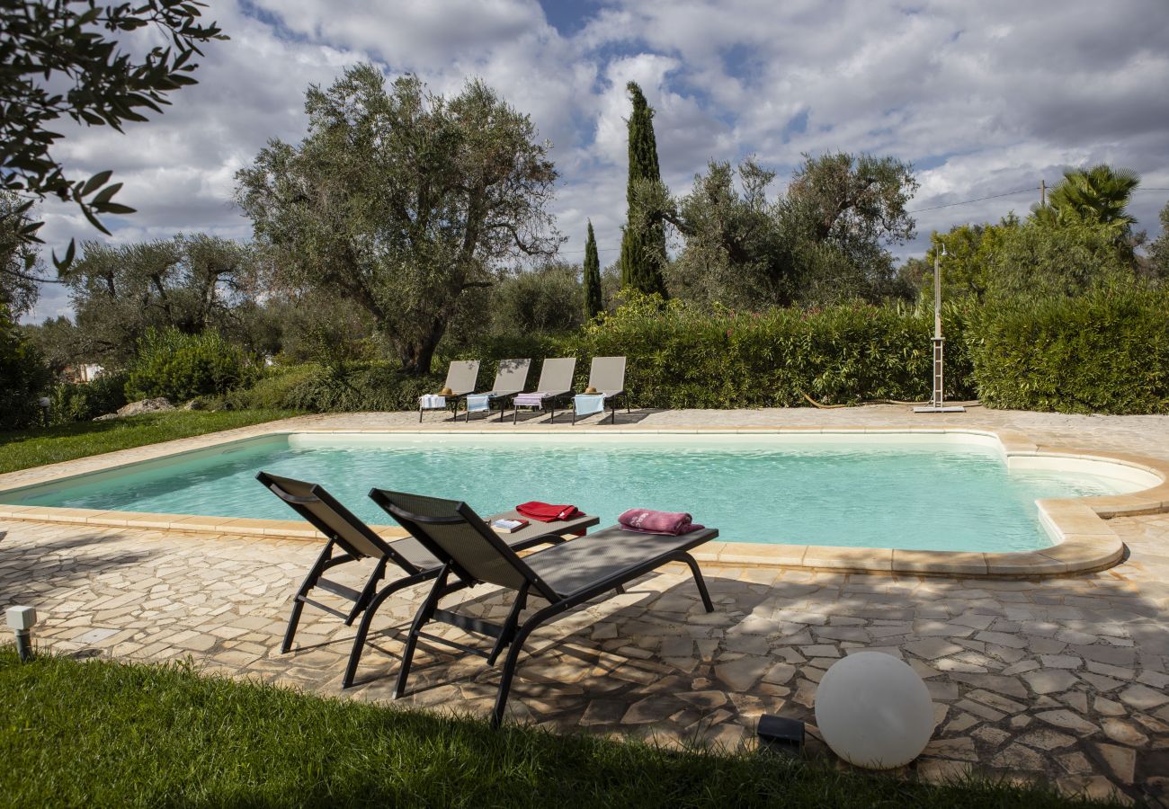 Trullo a San Michele Salentino - Esclusiva tenuta salentina by Pugliadamare
