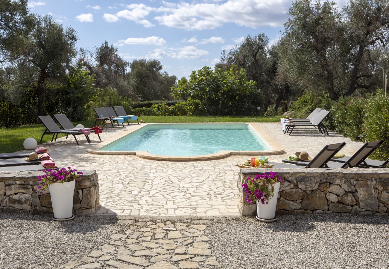 Trullo a San Michele Salentino - Esclusiva tenuta salentina by Pugliadamare