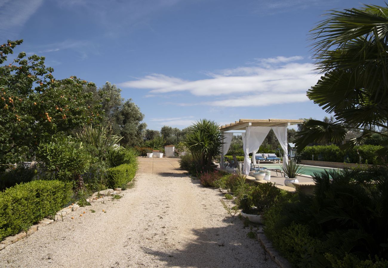 Trullo a San Vito dei Normanni - trullo oron call by pugliadamare