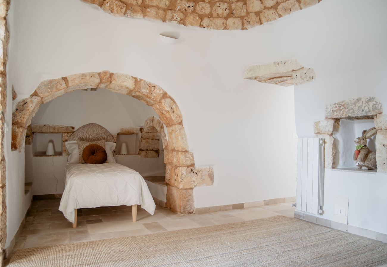 Trullo a San Vito dei Normanni - trullo raphael by pugliadamare