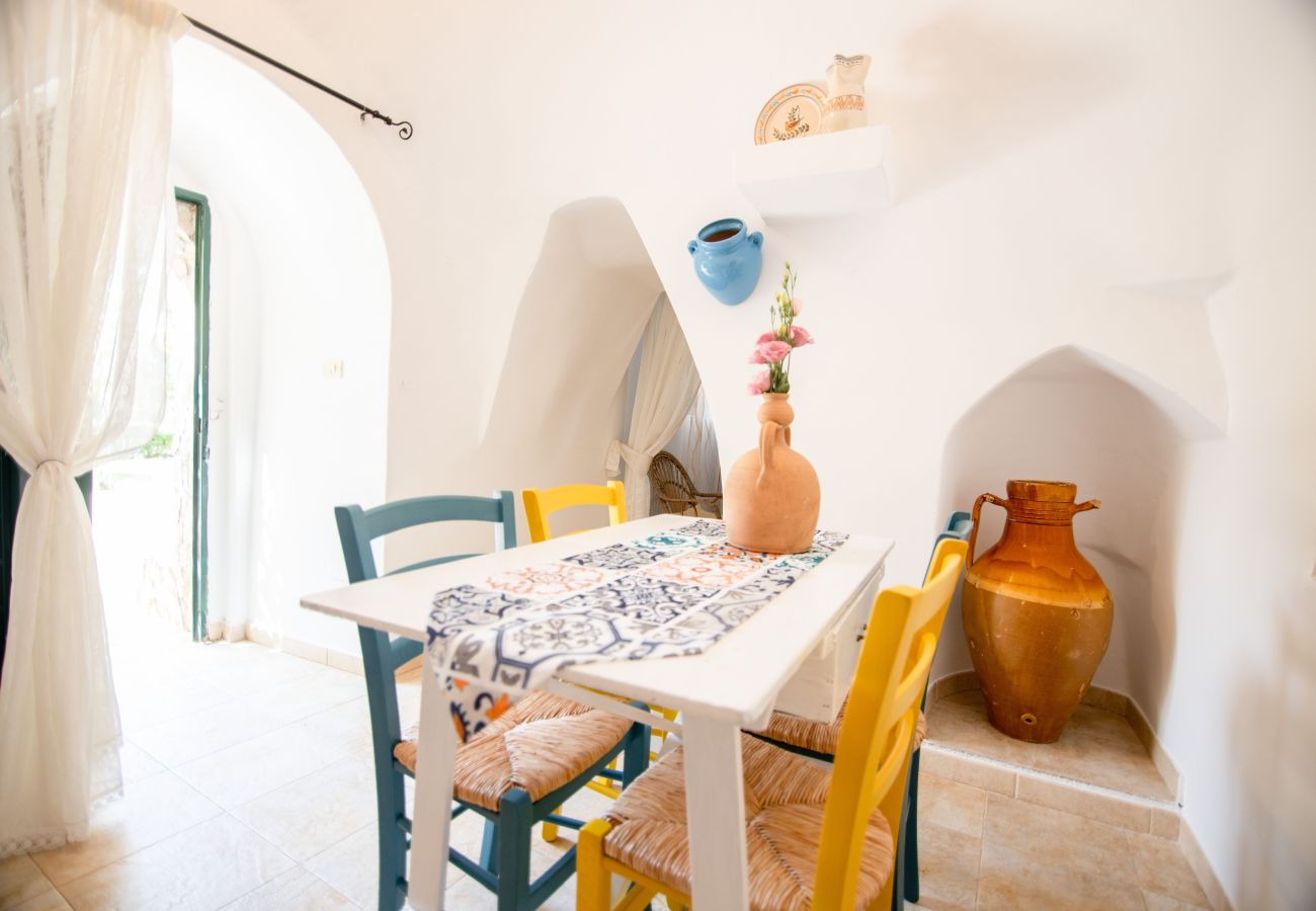 Trullo a Ceglie Messapica - Trullo nonna Netta by pugliadamare