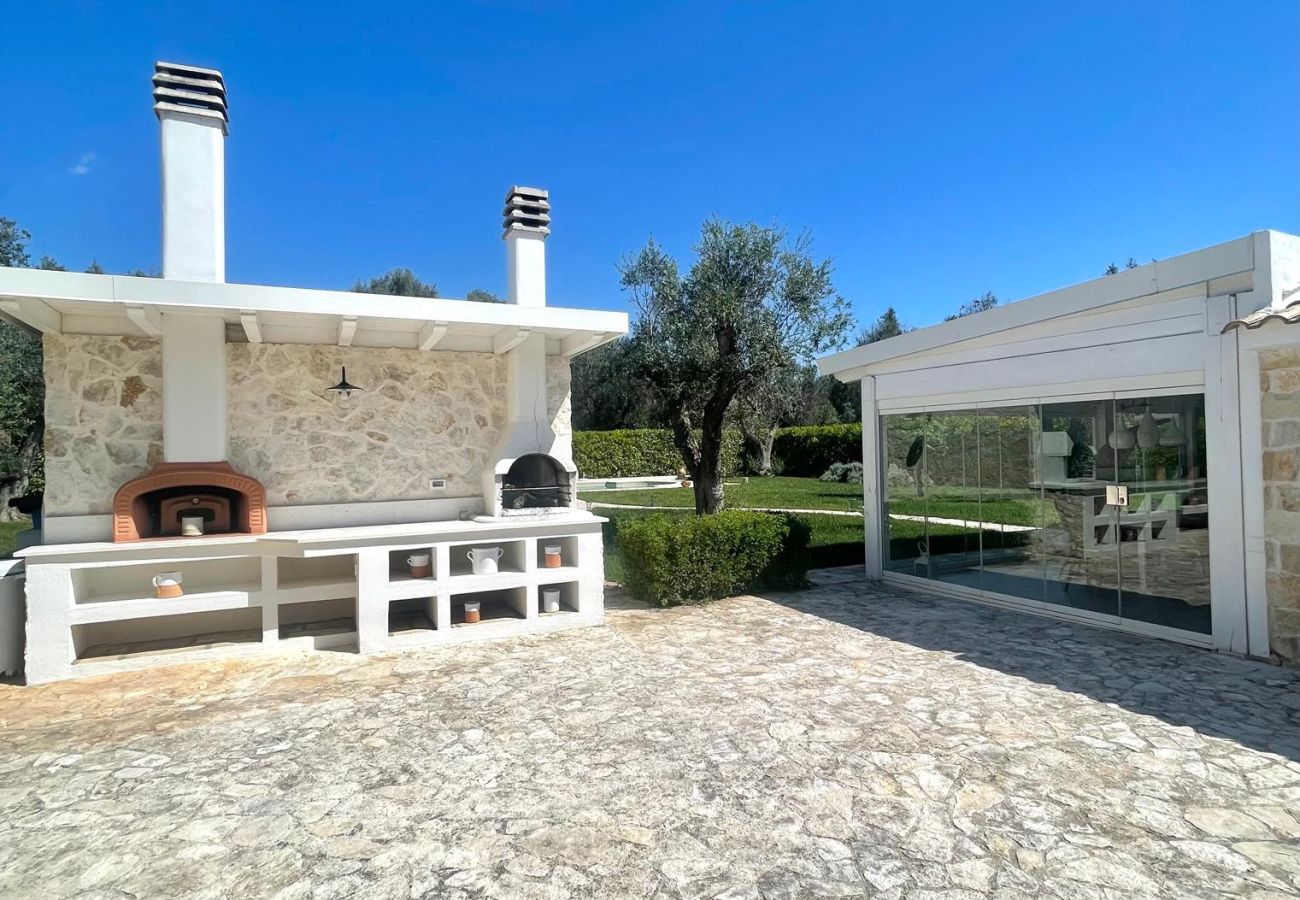Trullo a Francavilla Fontana - Trulli Margherita by Pugliadamare