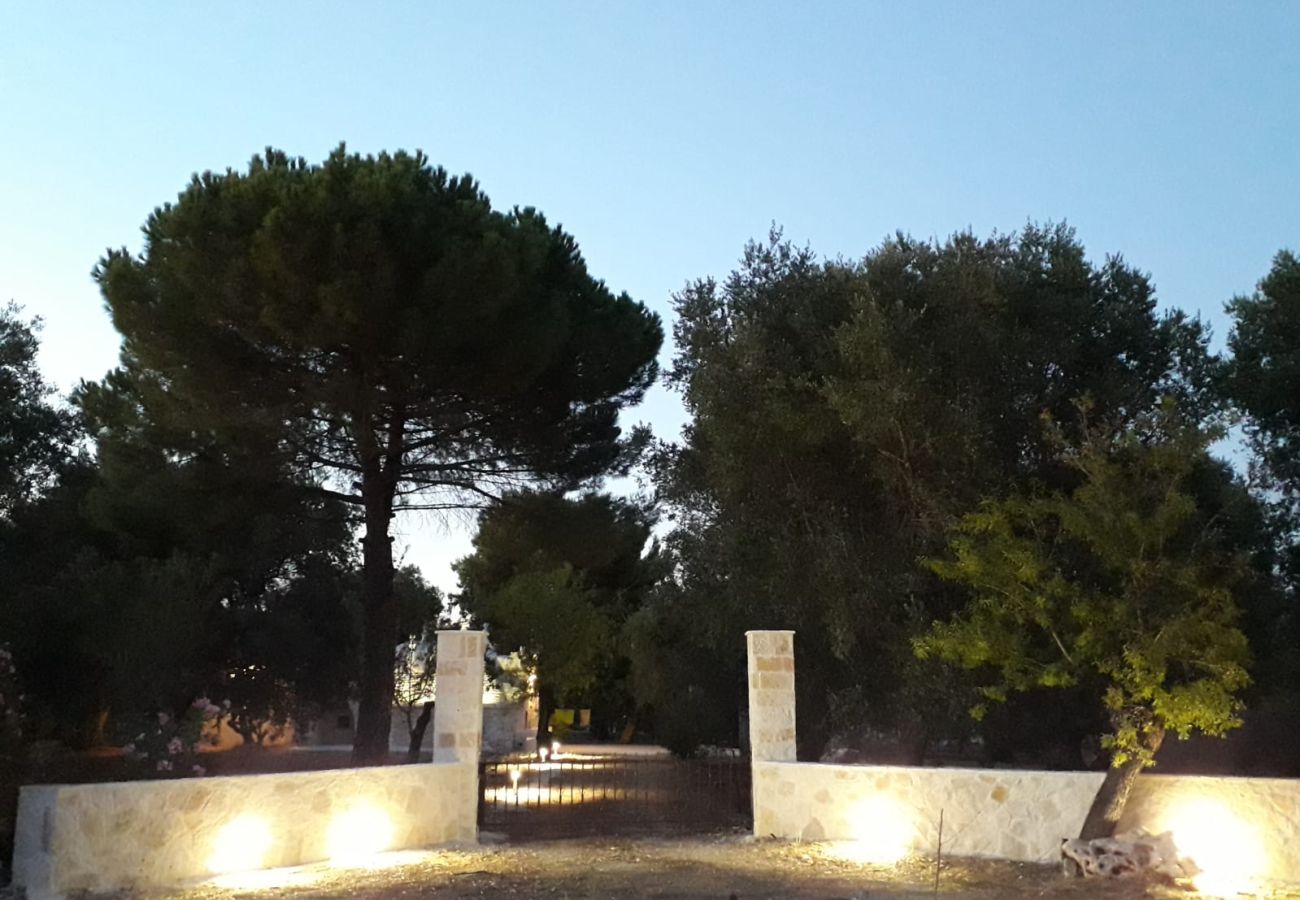 Trullo a Ceglie Messapica - Trullo Sotto le Stelle by Pugliadamare