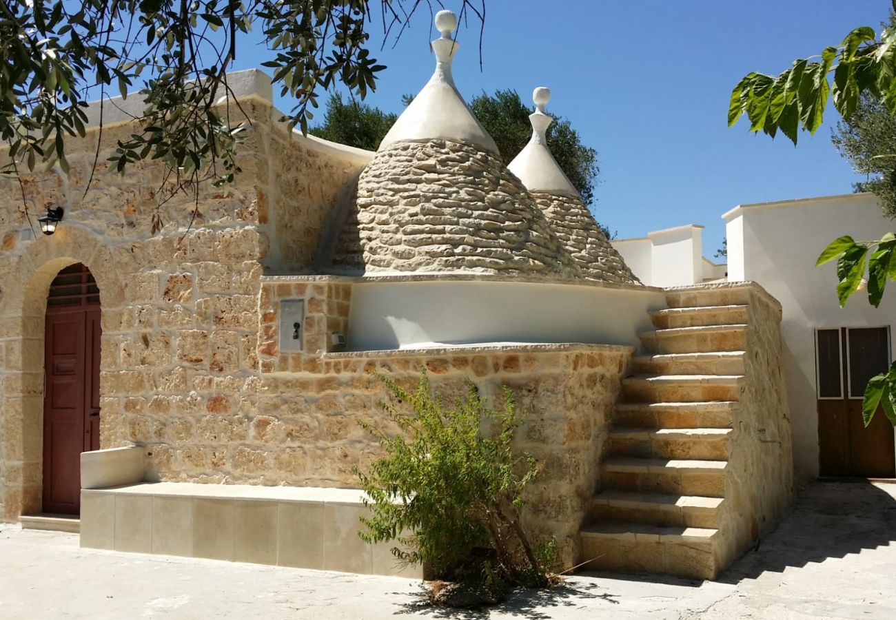 Trullo a Ceglie Messapica - Trullo Sotto le Stelle by Pugliadamare