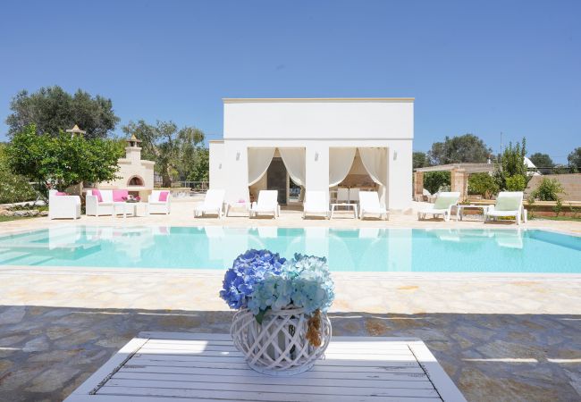  a San Michele Salentino - trullo lantane by Pugliadamre