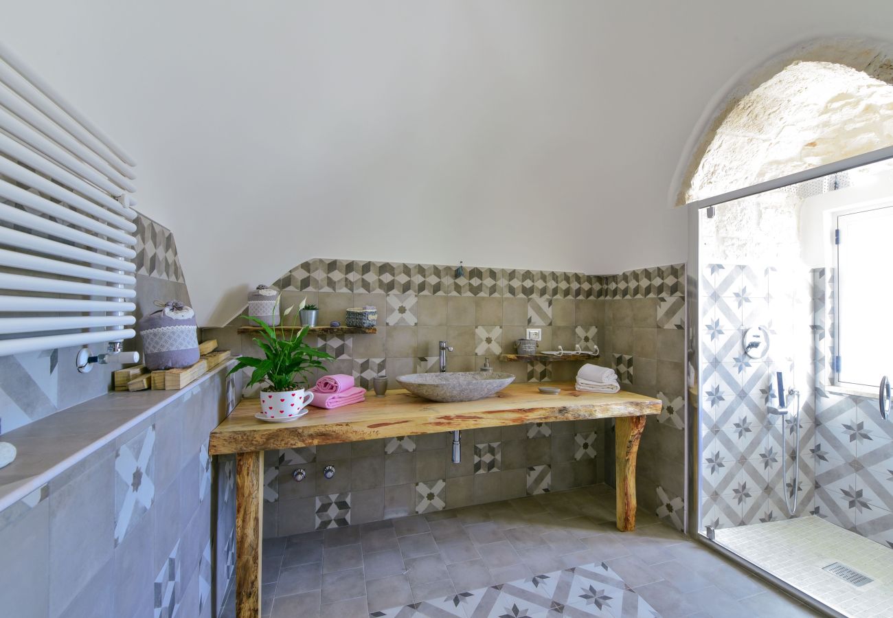 Trullo a Martina Franca - trullo nonna itria by pugliadamare 