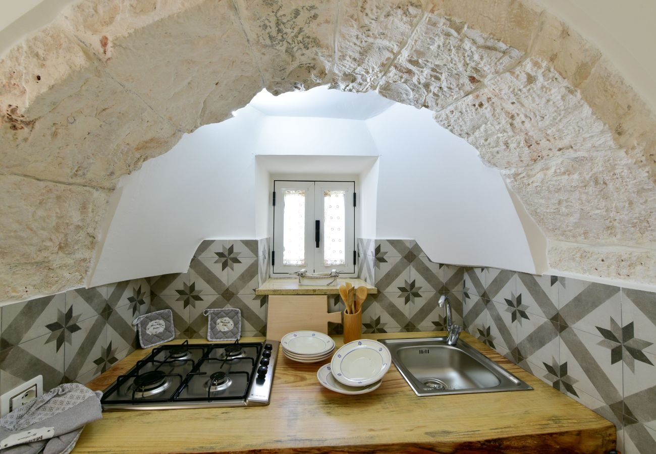 Trullo a Martina Franca - trullo nonna itria by pugliadamare 