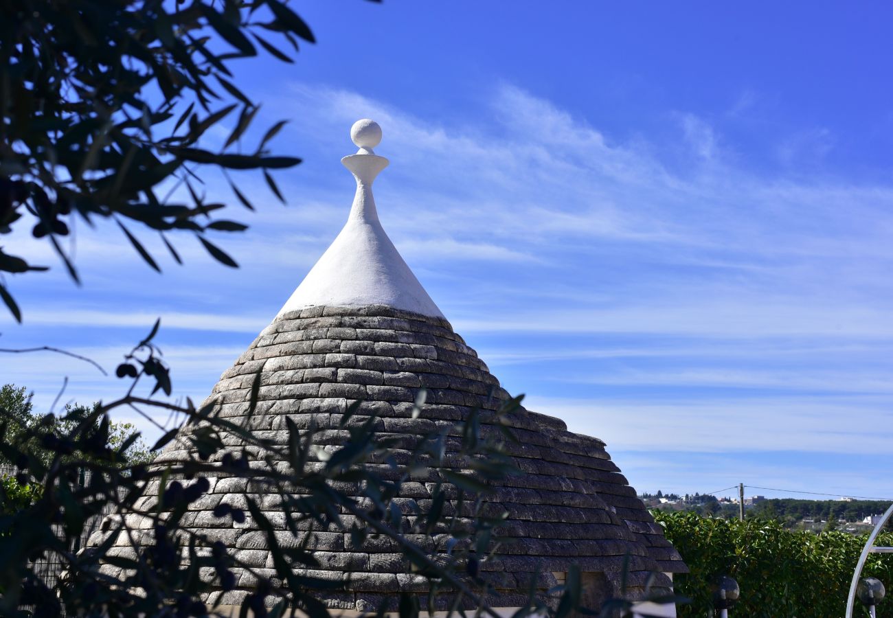 Trullo a Martina Franca - trullo nonna itria by pugliadamare 