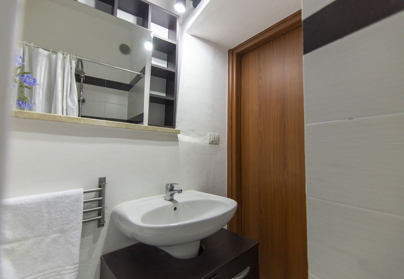 Residence a San Michele Salentino - Trulletto Corte degli Ulivi by Pugliadamare