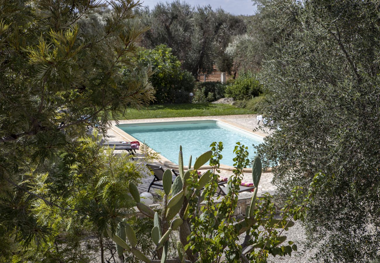 Residence a San Michele Salentino - Trulletto Corte degli Ulivi by Pugliadamare