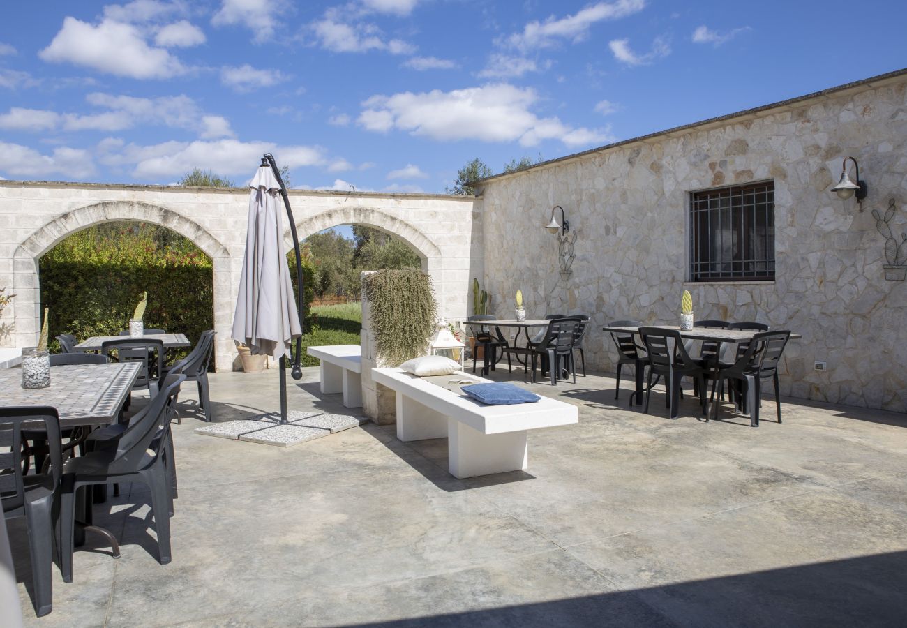 Residence a San Michele Salentino - Trulletto Corte degli Ulivi by Pugliadamare
