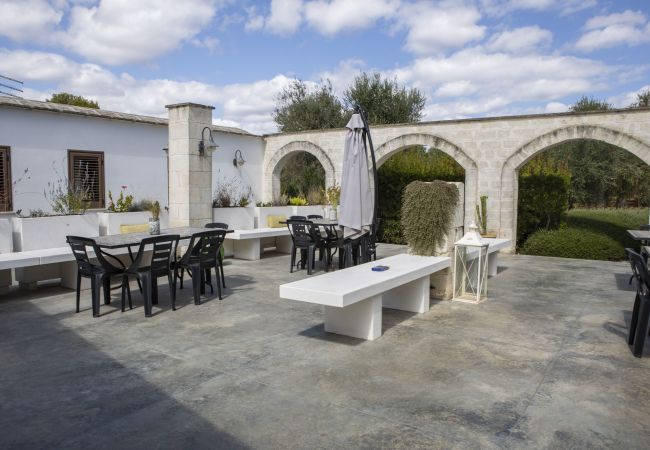 Residence a San Michele Salentino - Trullo Bouganville by Pugliadamare Residence a San Michele Salentino - Trullo Bouganville by Pugliadamare