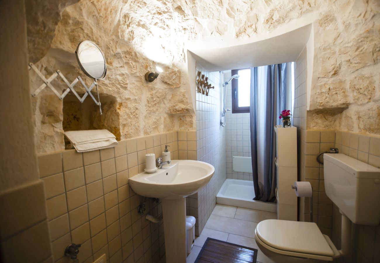 Residence a San Michele Salentino - Trullo Bouganville by Pugliadamare