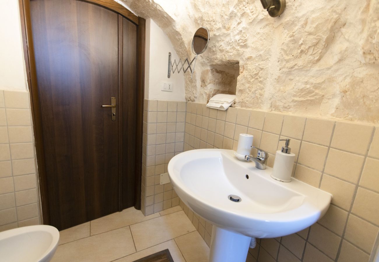 Residence a San Michele Salentino - Trullo Bouganville by Pugliadamare