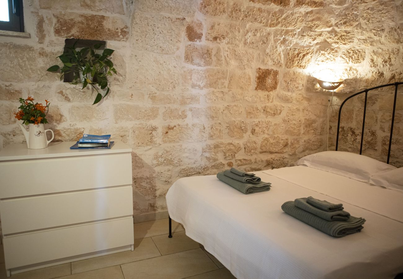 Residence a San Michele Salentino - Trullo Bouganville by Pugliadamare