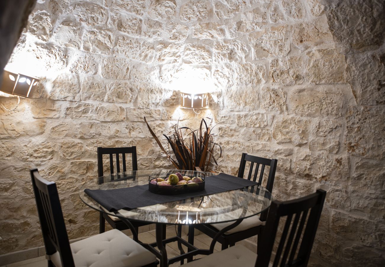 Residence a San Michele Salentino - Trullo Bouganville by Pugliadamare