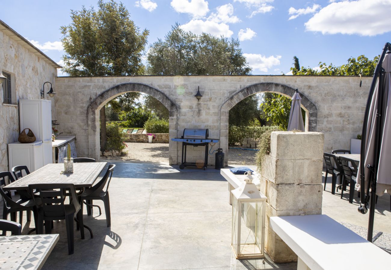 Residence a San Michele Salentino - Trullo Bouganville by Pugliadamare