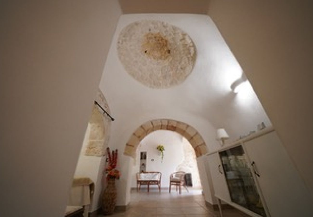 Trullo a San Vito dei Normanni - borgo della mimosa