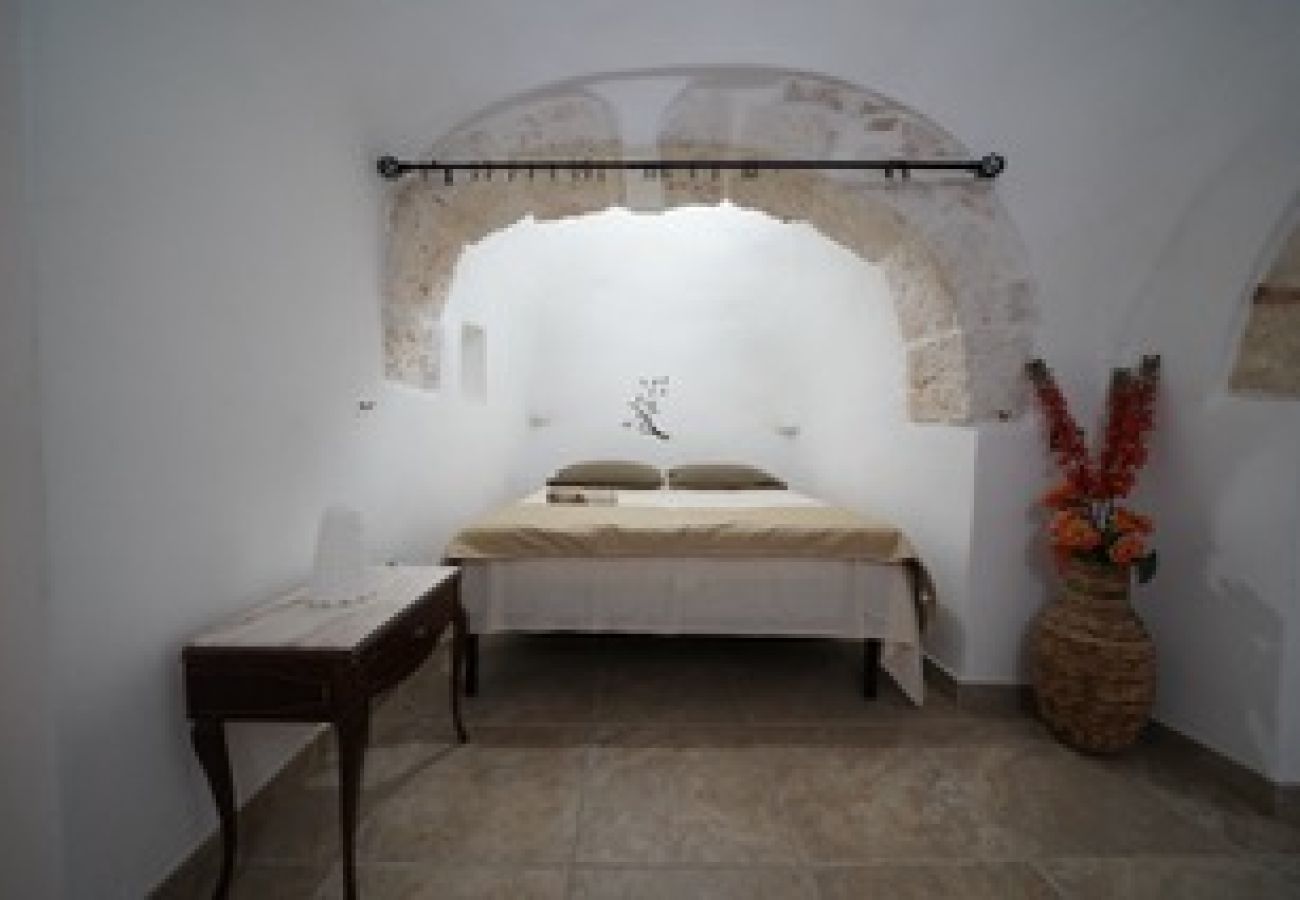 Trullo a San Vito dei Normanni - borgo della mimosa