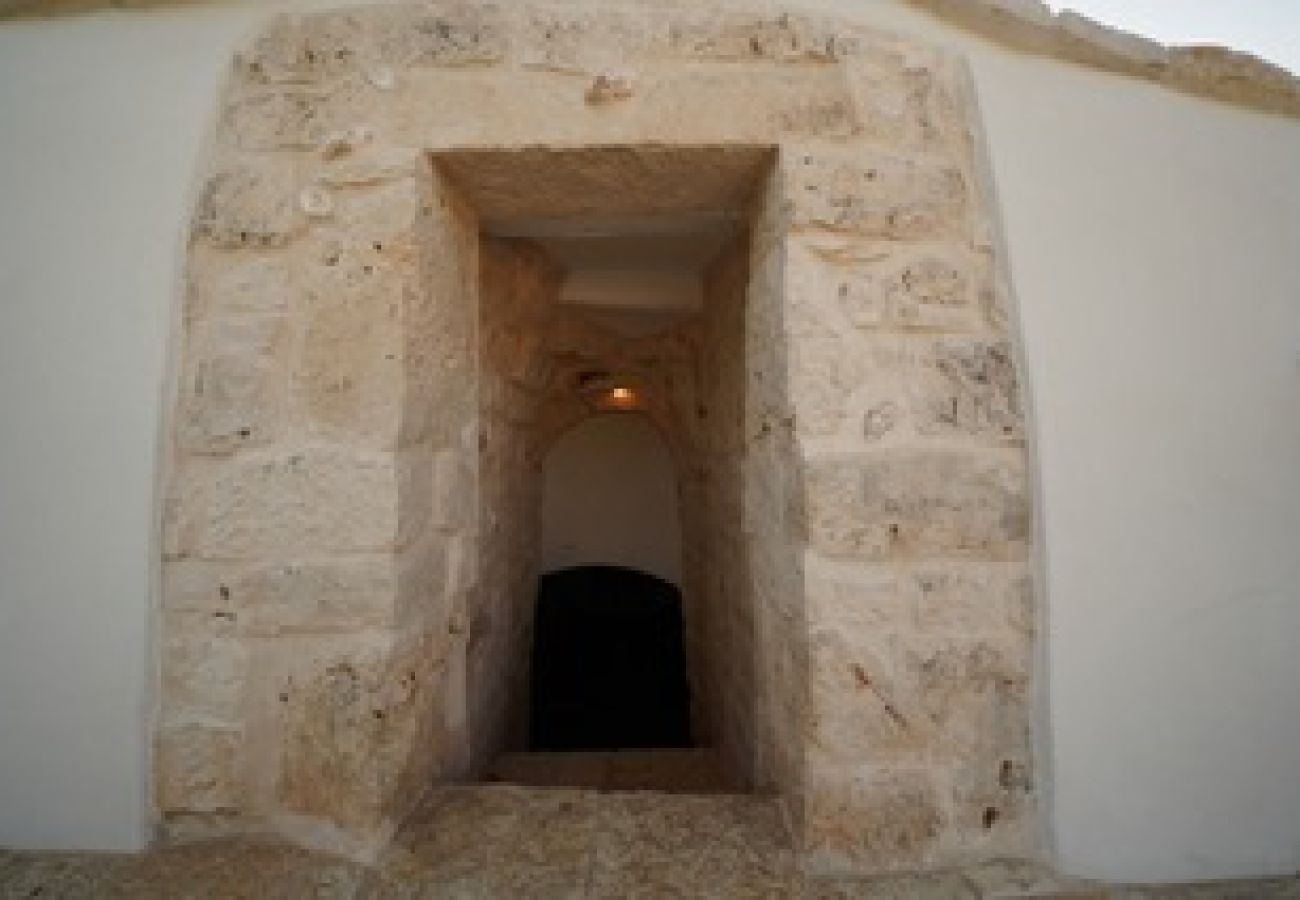Trullo a San Vito dei Normanni - borgo della mimosa