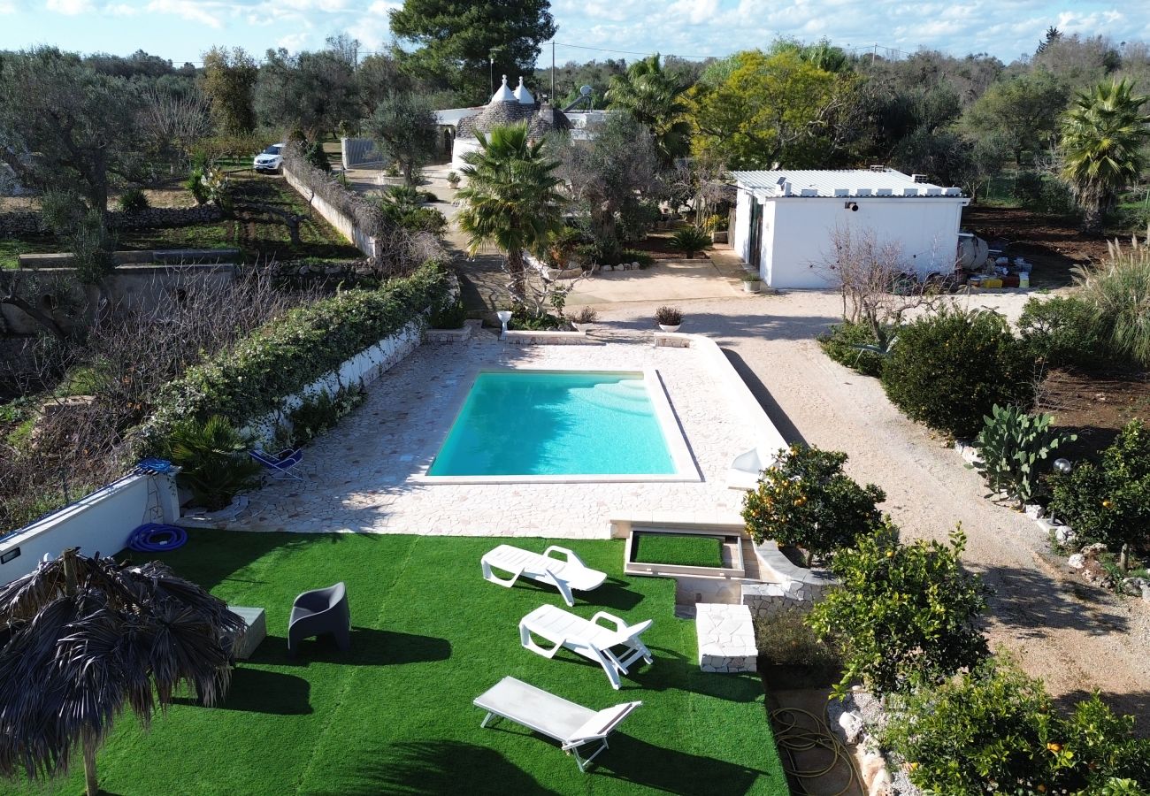 Trullo a San Vito dei Normanni - borgo della mimosa