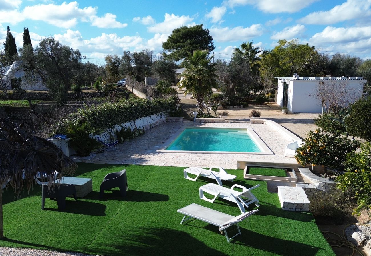 Trullo a San Vito dei Normanni - borgo della mimosa
