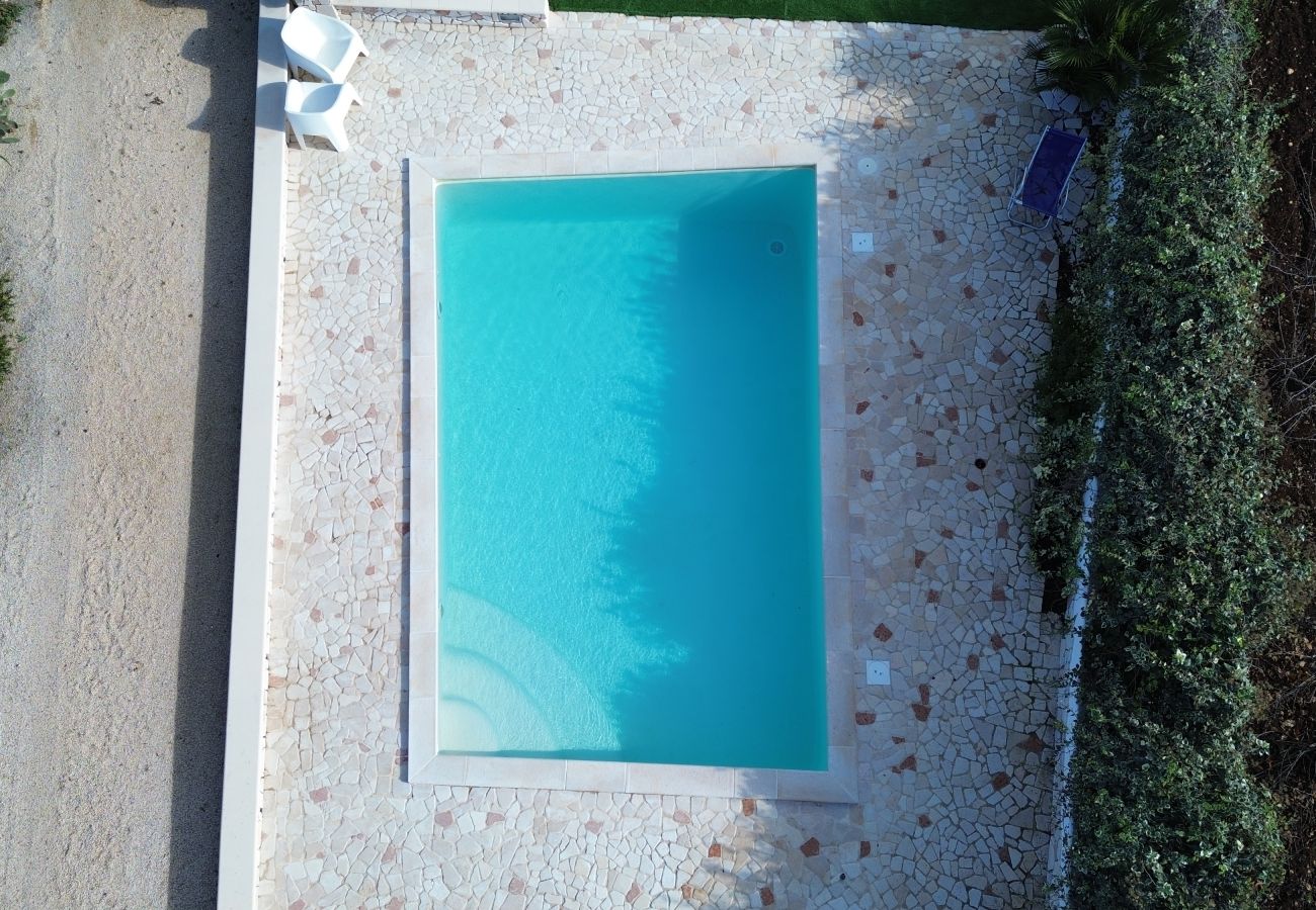 Trullo a San Vito dei Normanni - borgo della mimosa