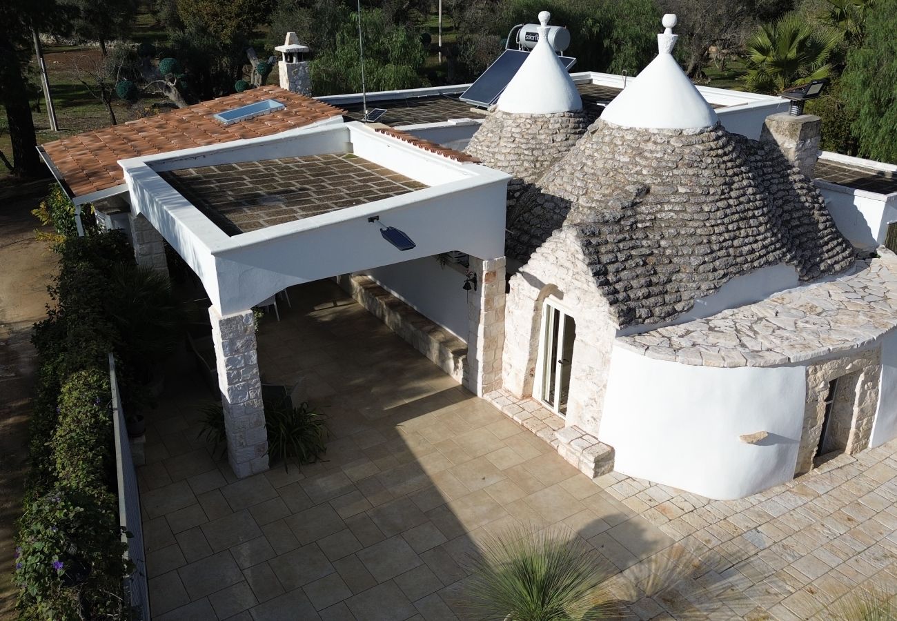 Trullo a San Vito dei Normanni - borgo della mimosa