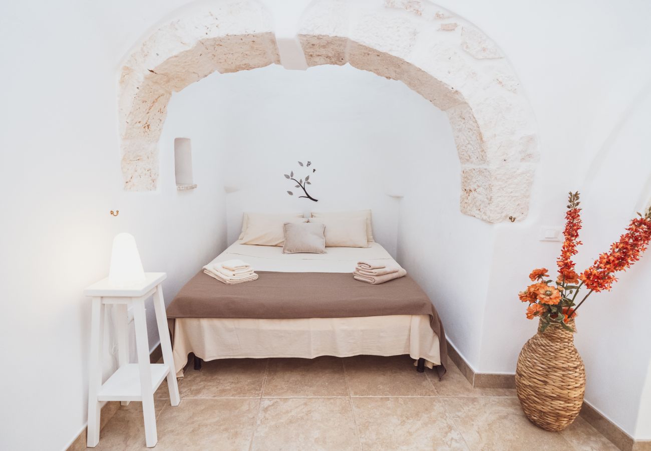 Trullo a San Vito dei Normanni - borgo della mimosa
